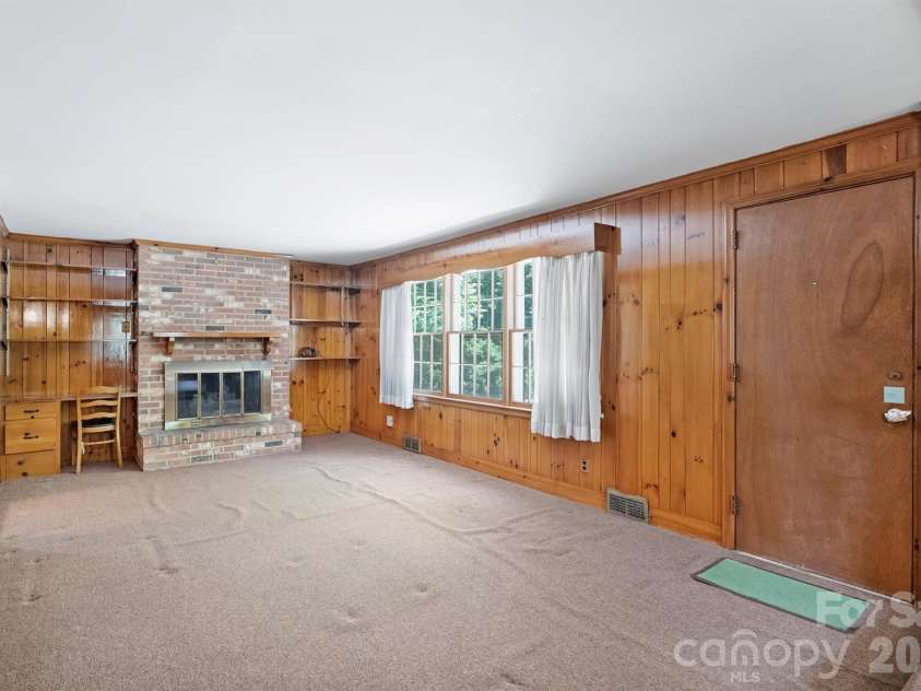 3613 Sulstone Lane, Charlotte, NC 28210.  MLS# CAR4364772, YatesRealty ID 22787. 