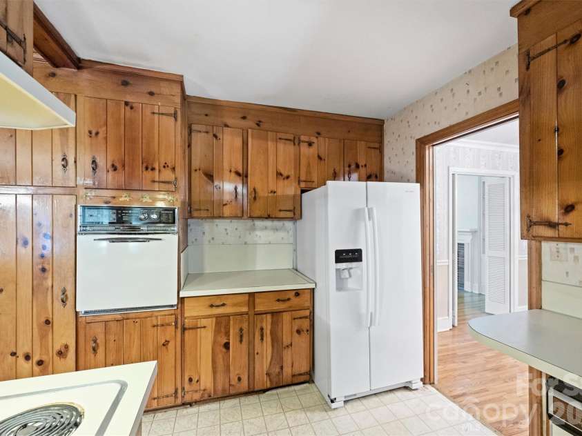 3613 Sulstone Lane, Charlotte, NC 28210.  MLS# CAR4364772, YatesRealty ID 22787. 