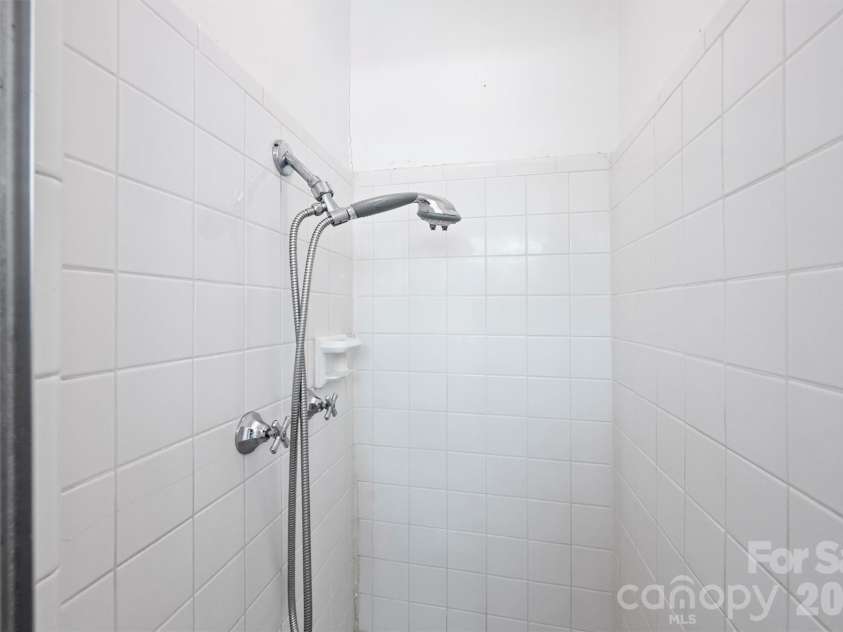 3613 Sulstone Lane, Charlotte, NC 28210.  MLS# CAR4364772, YatesRealty ID 22787. 