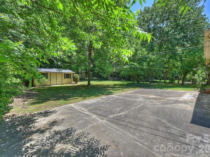 3613 Sulstone Lane, Charlotte, NC 28210.  MLS# CAR4364772, YatesRealty ID 22787. 