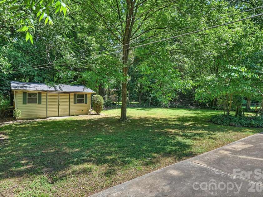 3613 Sulstone Lane, Charlotte, NC 28210.  MLS# CAR4364772, YatesRealty ID 22787. 