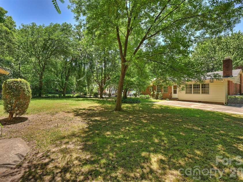 3613 Sulstone Lane, Charlotte, NC 28210.  MLS# CAR4364772, YatesRealty ID 22787. 