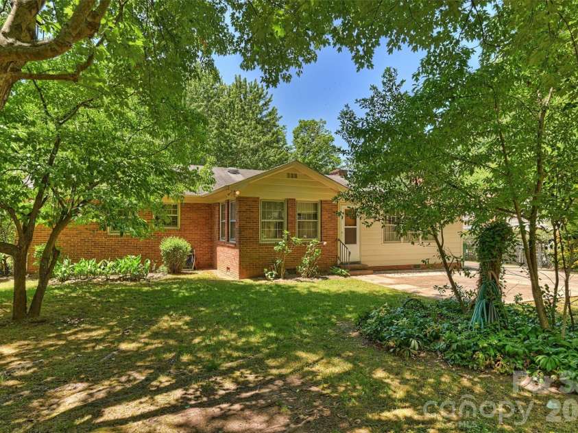 3613 Sulstone Lane, Charlotte, NC 28210.  MLS# CAR4364772, YatesRealty ID 22787. 