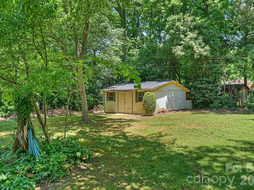 3613 Sulstone Lane, Charlotte, NC 28210.  MLS# CAR4364772, YatesRealty ID 22787. 