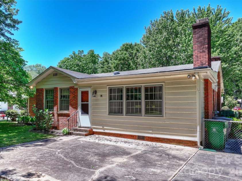 3613 Sulstone Lane, Charlotte, NC 28210.  MLS# CAR4364772, YatesRealty ID 22787. 