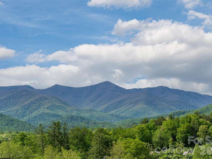25 Rantis Lane, Black Mountain, NC 28711.  MLS# CAR4377849, YatesRealty ID 22789. 