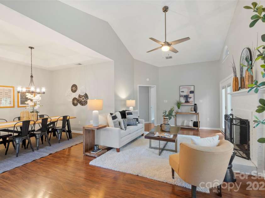 3212 Ashwell Oaks Lane, Matthews, NC 28105.  MLS# CAR4274810, YatesRealty ID 22789. 