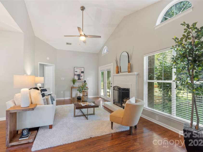 3212 Ashwell Oaks Lane, Matthews, NC 28105.  MLS# CAR4274810, YatesRealty ID 22789. 