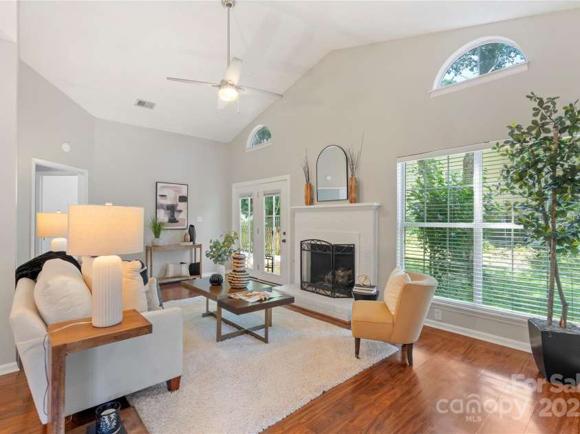 3212 Ashwell Oaks Lane, Matthews, NC 28105.  MLS# CAR4274810, YatesRealty ID 22789. 
