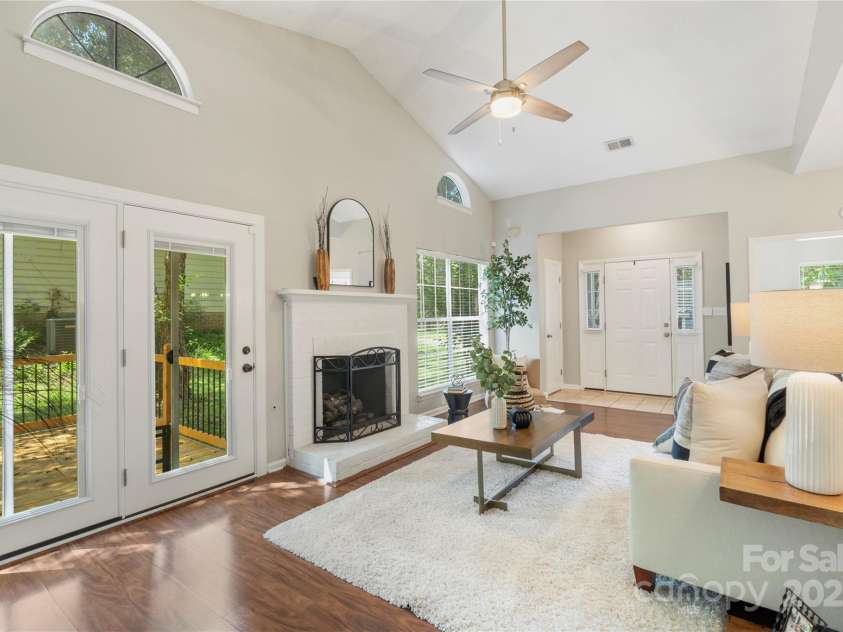3212 Ashwell Oaks Lane, Matthews, NC 28105.  MLS# CAR4274810, YatesRealty ID 22789. 