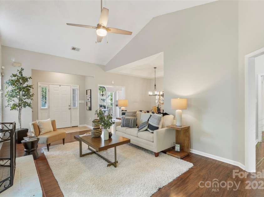 3212 Ashwell Oaks Lane, Matthews, NC 28105.  MLS# CAR4274810, YatesRealty ID 22789. 