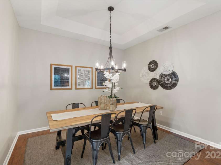 3212 Ashwell Oaks Lane, Matthews, NC 28105.  MLS# CAR4274810, YatesRealty ID 22789. 