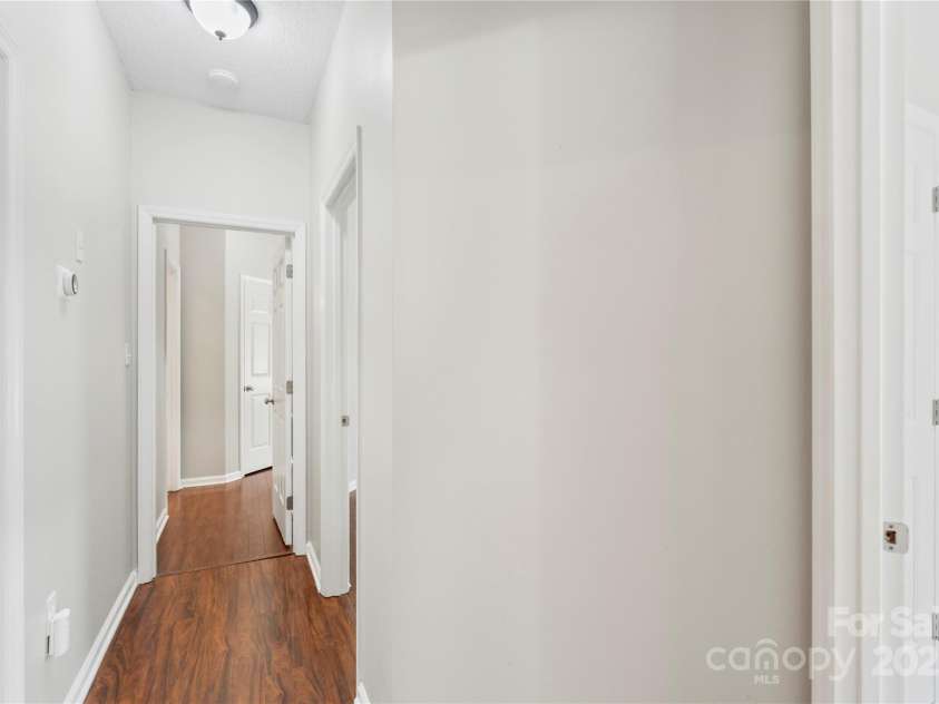 3212 Ashwell Oaks Lane, Matthews, NC 28105.  MLS# CAR4274810, YatesRealty ID 22789. 