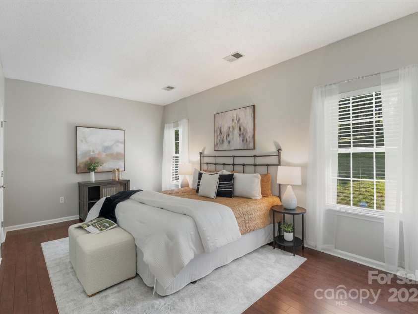 3212 Ashwell Oaks Lane, Matthews, NC 28105.  MLS# CAR4274810, YatesRealty ID 22789. 
