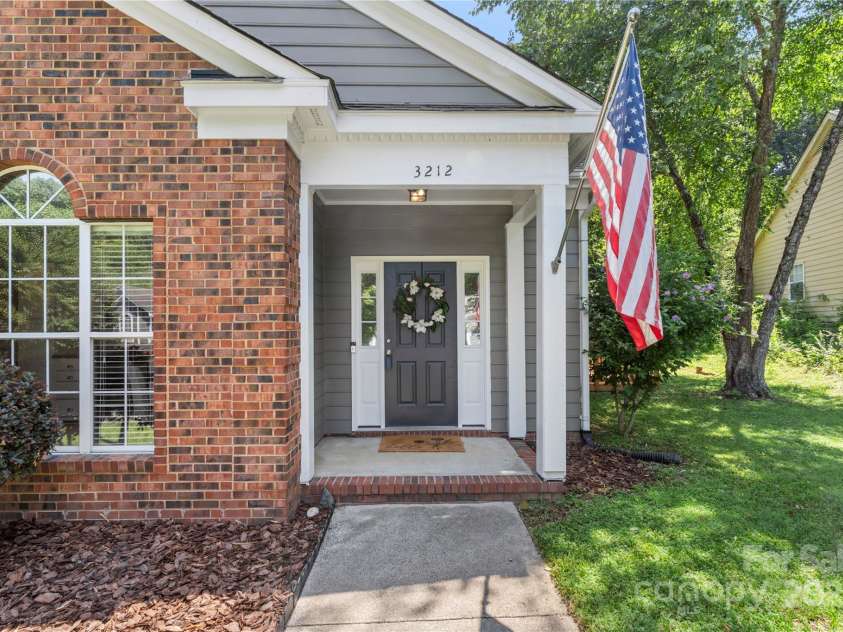 3212 Ashwell Oaks Lane, Matthews, NC 28105.  MLS# CAR4274810, YatesRealty ID 22789. 