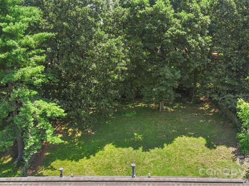 3212 Ashwell Oaks Lane, Matthews, NC 28105.  MLS# CAR4274810, YatesRealty ID 22789. 
