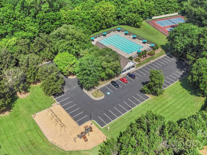 3212 Ashwell Oaks Lane, Matthews, NC 28105.  MLS# CAR4274810, YatesRealty ID 22789. 