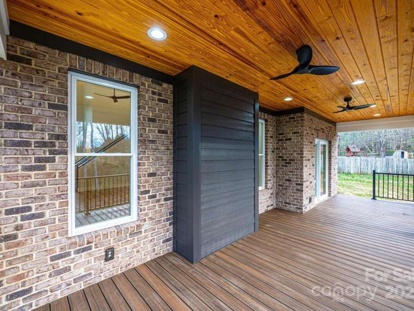 1328 33rd Avenue Drive, Hickory, NC 28601.  MLS# CAR4327859, YatesRealty ID 2279. 