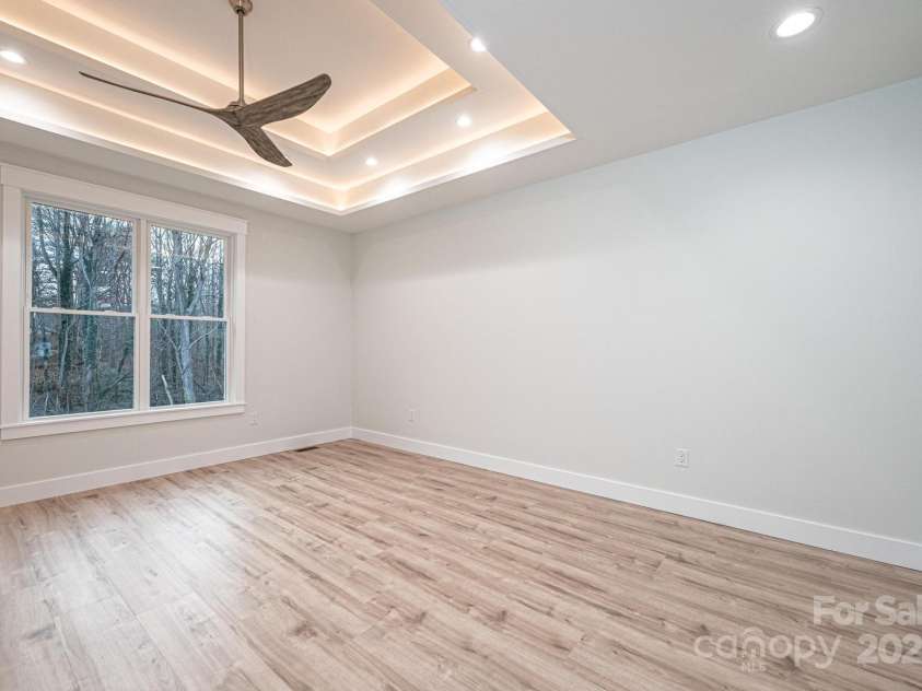 1328 33rd Avenue Drive, Hickory, NC 28601.  MLS# CAR4327859, YatesRealty ID 2279. Primary Suite with Dbl Tray Ceiling with Rope Accent lighting plus Recessed Lighting and CF