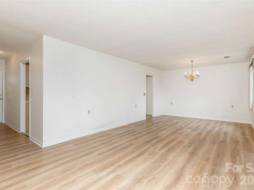 228 Dartcrest Drive, Hendersonville, NC 28792.  MLS# CAR4341599, YatesRealty ID 2279. 