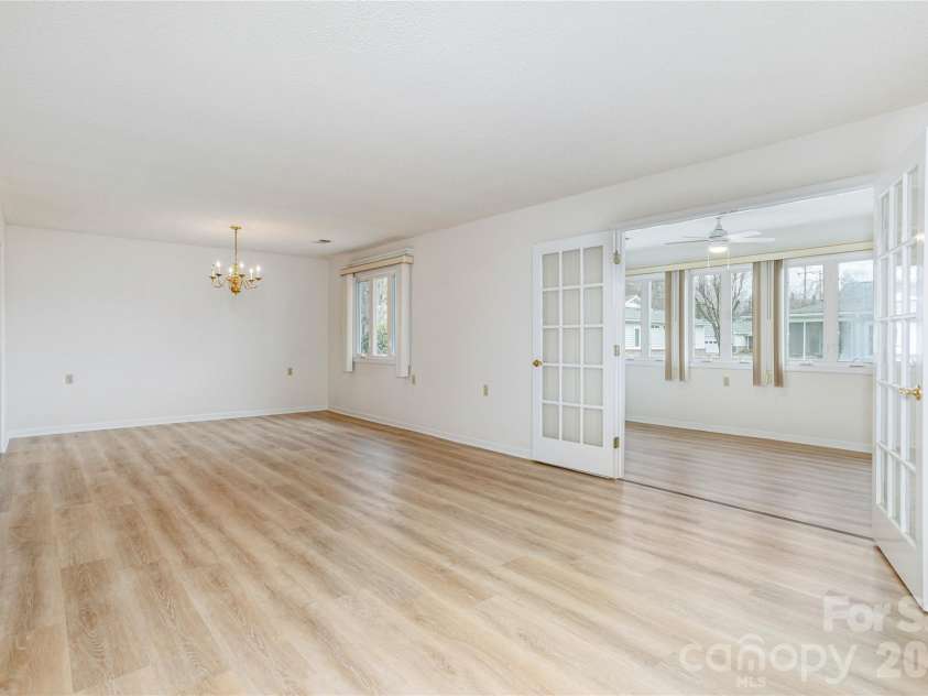228 Dartcrest Drive, Hendersonville, NC 28792.  MLS# CAR4341599, YatesRealty ID 2279. 