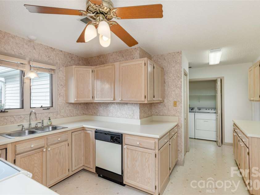 228 Dartcrest Drive, Hendersonville, NC 28792.  MLS# CAR4341599, YatesRealty ID 2279. 