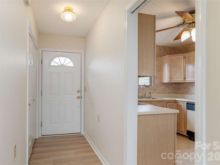 228 Dartcrest Drive, Hendersonville, NC 28792.  MLS# CAR4341599, YatesRealty ID 2279. Entry