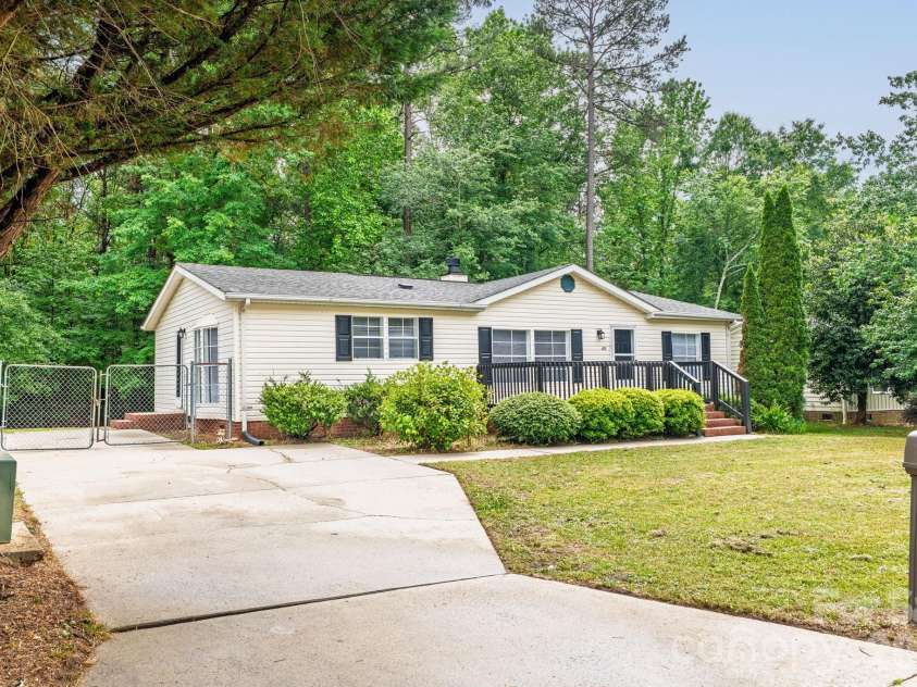 1232 Salvadore Court, Gastonia, NC 28052.  MLS# CAR4378558, YatesRealty ID 22790. 