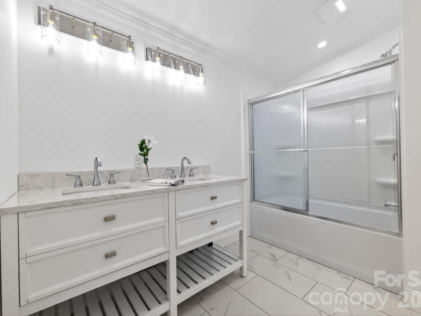 1232 Salvadore Court, Gastonia, NC 28052.  MLS# CAR4378558, YatesRealty ID 22790. Master Bathroom