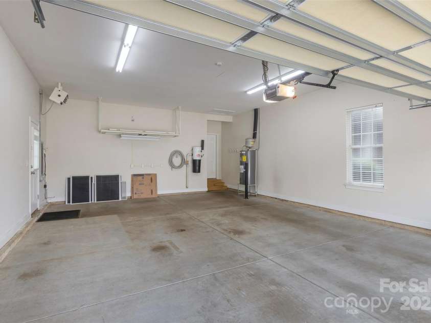 1119 Williamstown Road, Matthews, NC 28105.  MLS# CAR4271632, YatesRealty ID 22791. Expanded Garage