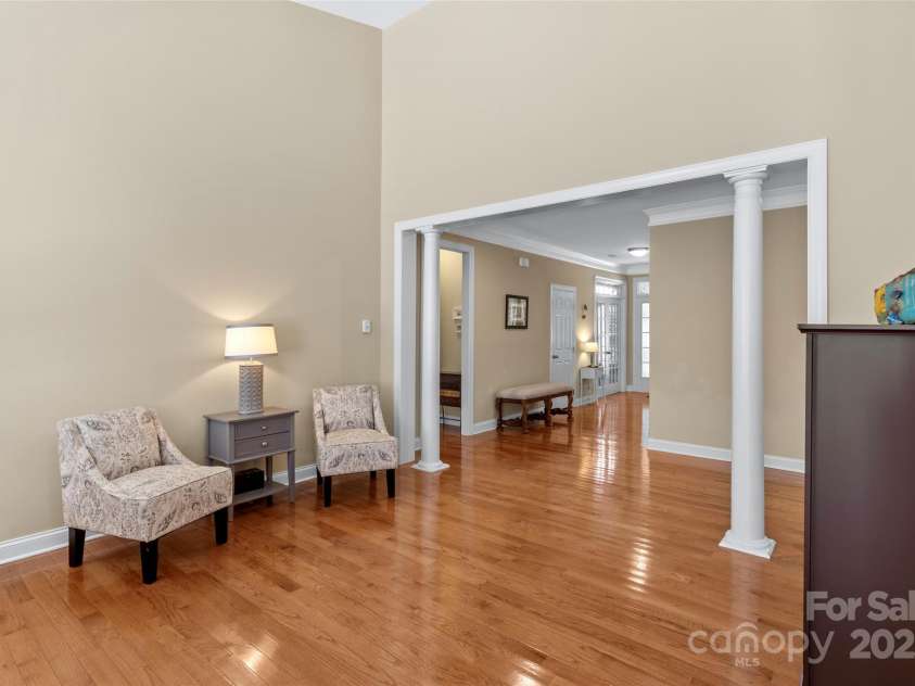 1119 Williamstown Road, Matthews, NC 28105.  MLS# CAR4271632, YatesRealty ID 22791. Large open Great Room