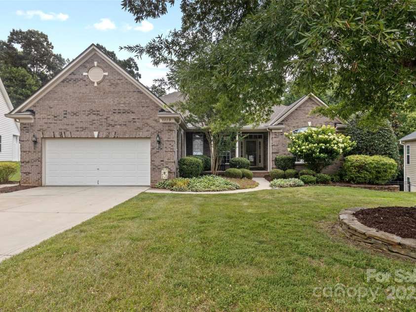 1119 Williamstown Road, Matthews, NC 28105.  MLS# CAR4271632, YatesRealty ID 22791. Professionally landscaped and irrigated yard!