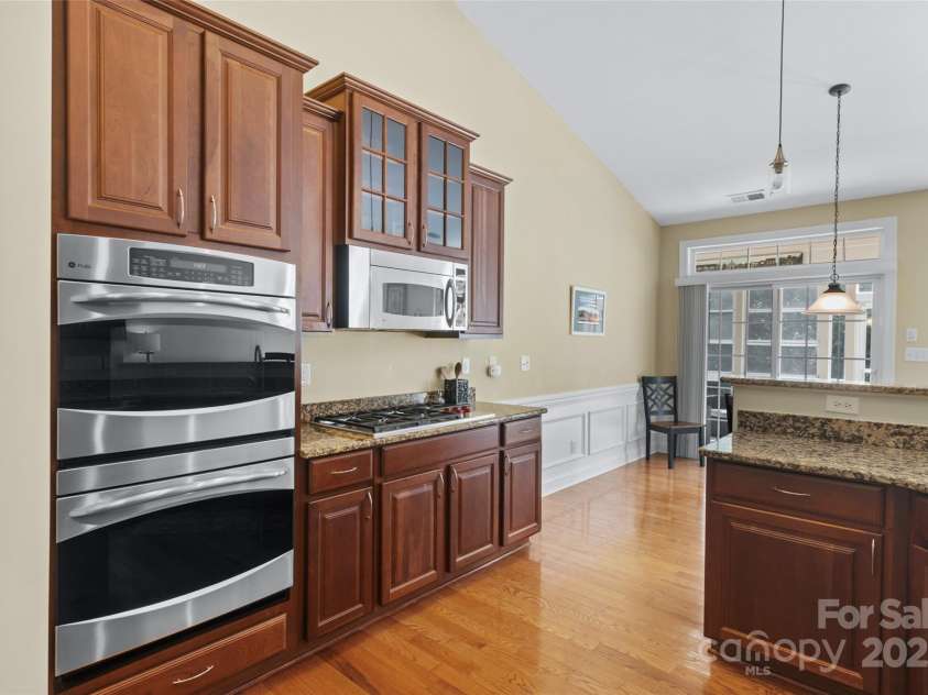 1119 Williamstown Road, Matthews, NC 28105.  MLS# CAR4271632, YatesRealty ID 22791. Wolf Gas Stove and Double Ovens