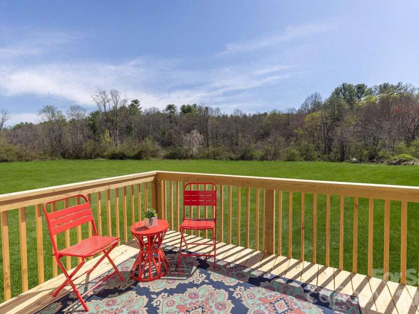 139 Mullinax Drive, Hendersonville, NC 28792.  MLS# CAR4369698, YatesRealty ID 22792. Enjoy the outdoors from your back deck! 