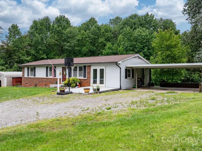 1691 Hill River Road, Hiddenite, NC 28636.  MLS# CAR4264524, YatesRealty ID 22792. 