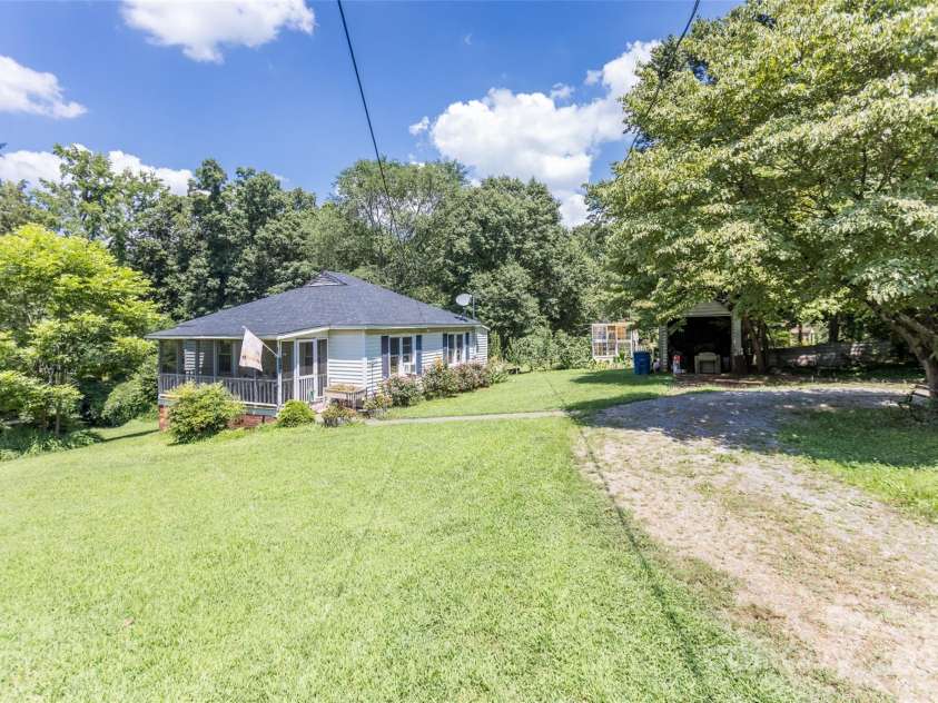 3419 Boat Club Road, Belmont, NC 28012.  MLS# CAR4273967, YatesRealty ID 22793. 
