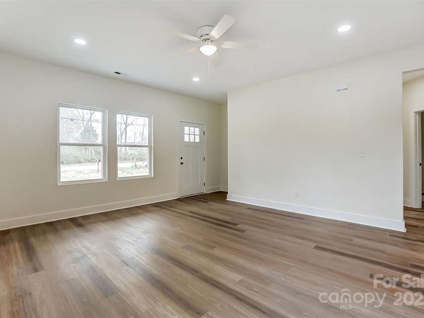 2313 Main Street, Kannapolis, NC 28081.  MLS# CAR4232868, YatesRealty ID 22796. Living Room