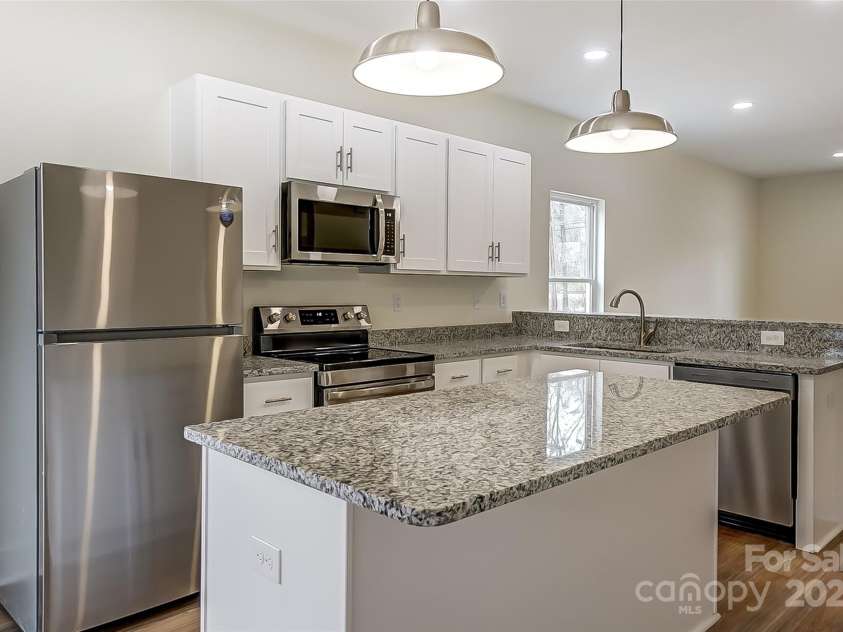 2313 Main Street, Kannapolis, NC 28081.  MLS# CAR4232868, YatesRealty ID 22796. Luxury Kitchen