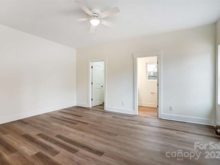 2313 Main Street, Kannapolis, NC 28081.  MLS# CAR4232868, YatesRealty ID 22796. Primary Bedroom w/ Walk-in Closet and Private Full Bathroom