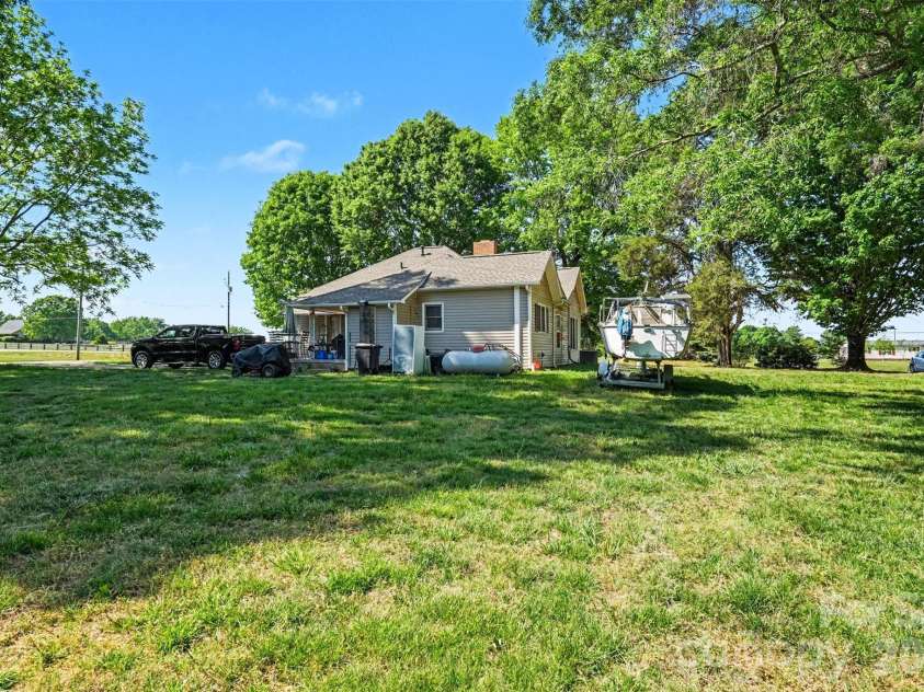 6805 Lackey Road, Vale, NC 28168.  MLS# CAR4375421, YatesRealty ID 22797. 