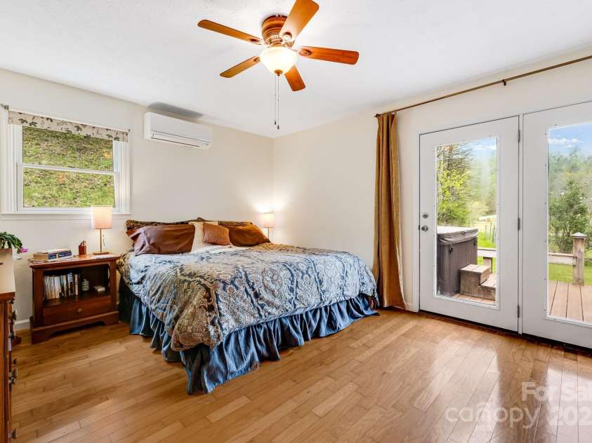 6334 Jacks Creek Road, Burnsville, NC 28714.  MLS# CAR4259403, YatesRealty ID 22798. Primary retreat.