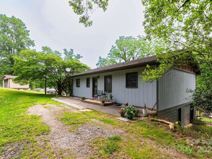 57 Gribble Road, Franklin, NC 28734.  MLS# CAR4253647, YatesRealty ID 228. 