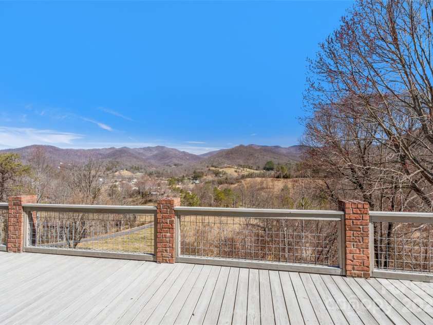 126 Hillcrest Drive, Barnardsville, NC 28709.  MLS# CAR4231106, YatesRealty ID 2280. 