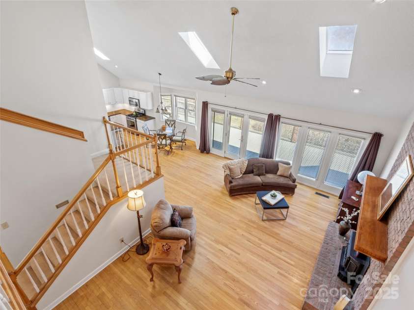 126 Hillcrest Drive, Barnardsville, NC 28709.  MLS# CAR4231106, YatesRealty ID 2280. 