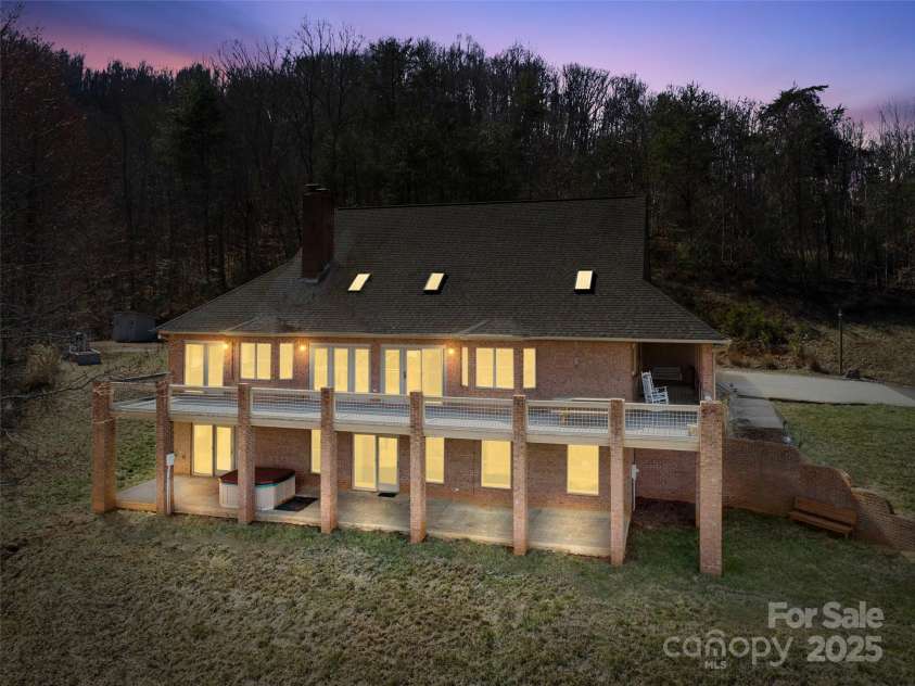 126 Hillcrest Drive, Barnardsville, NC 28709.  MLS# CAR4231106, YatesRealty ID 2280. 