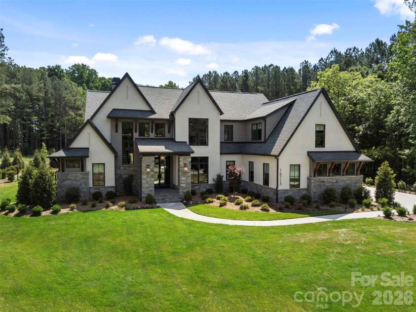 16713 Grande Vineyards Drive, Mint Hill, NC 28227.  MLS# CAR4340341, YatesRealty ID 2280. 