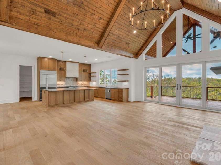 380 Greystone Drive, Boone, NC 28607.  MLS# CAR4367941, YatesRealty ID 22800. 