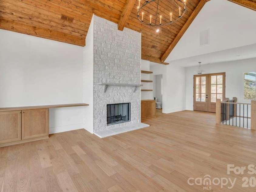 380 Greystone Drive, Boone, NC 28607.  MLS# CAR4367941, YatesRealty ID 22800. 