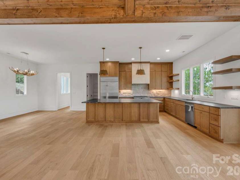 380 Greystone Drive, Boone, NC 28607.  MLS# CAR4367941, YatesRealty ID 22800. 