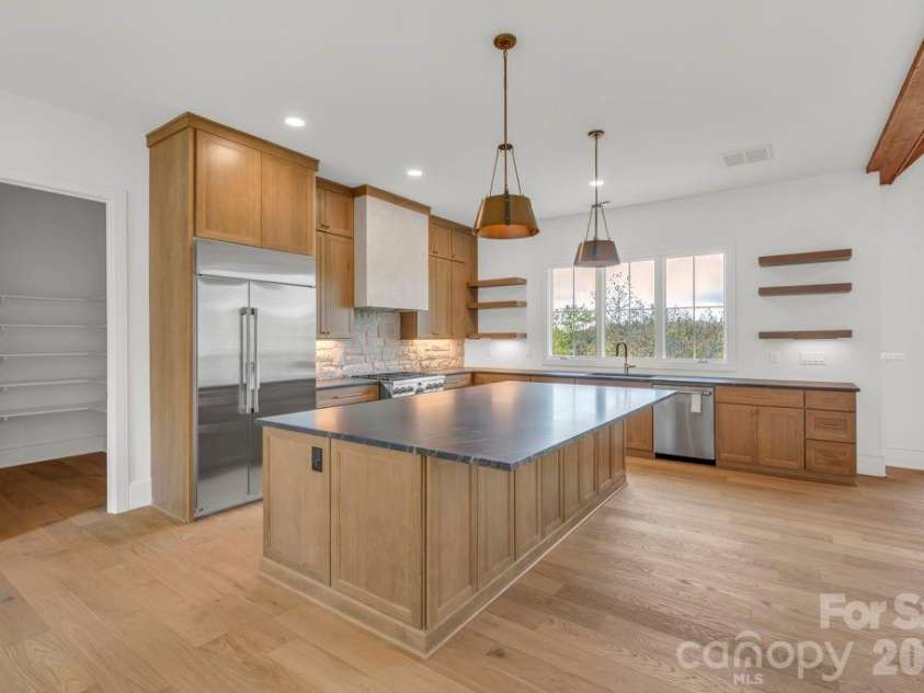 380 Greystone Drive, Boone, NC 28607.  MLS# CAR4367941, YatesRealty ID 22800. 